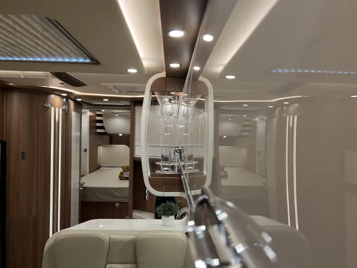 Fahrzeugbild Carthago chic e-line I 51 QB DA Mercedes (321) #18