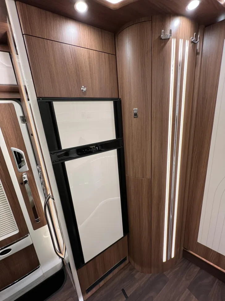 Fahrzeugbild Carthago chic e-line I 51 QB DA Mercedes (321) #22