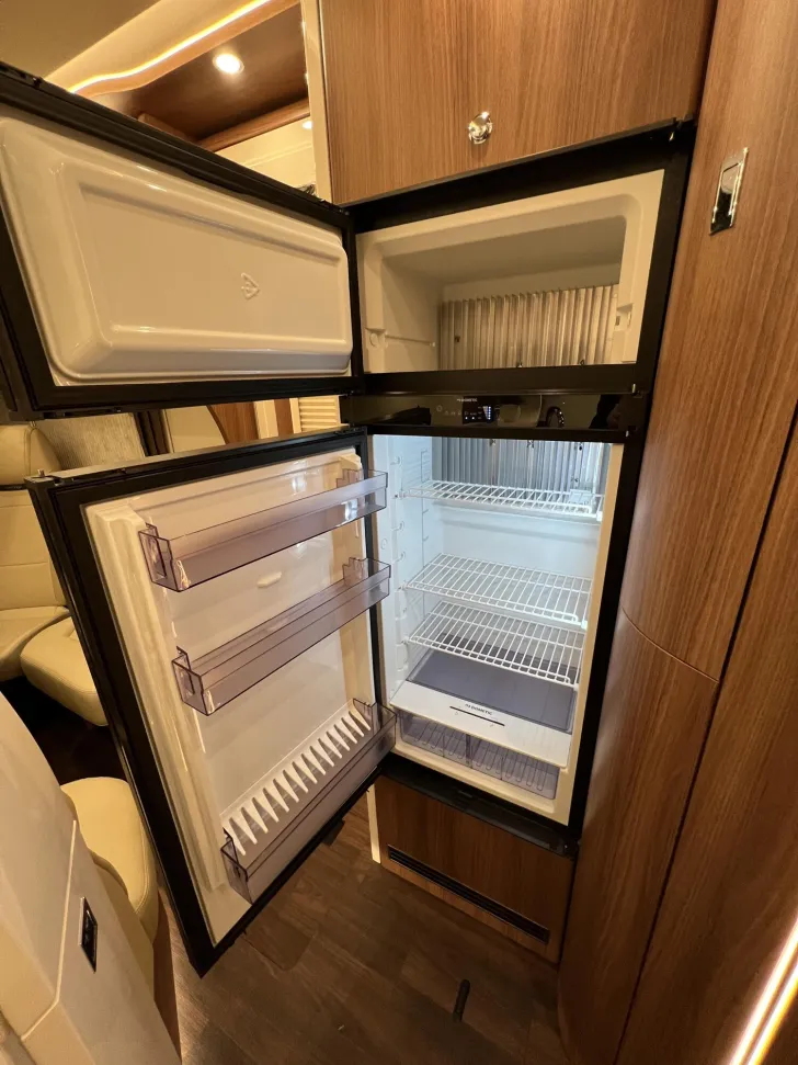 Fahrzeugbild Carthago chic e-line I 51 QB DA Mercedes (321) #24