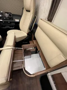 Fahrzeugbild Carthago chic e-line I 51 QB DA Mercedes (321) #36