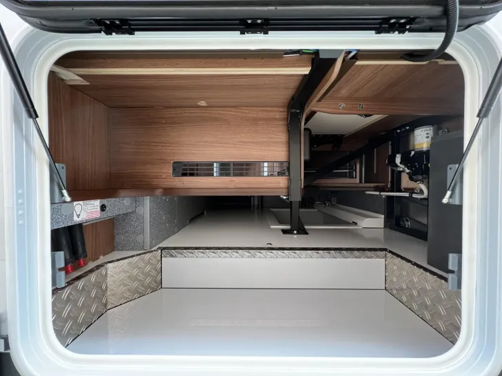 Fahrzeugbild Carthago chic e-line I 51 QB DA Mercedes (321) #42