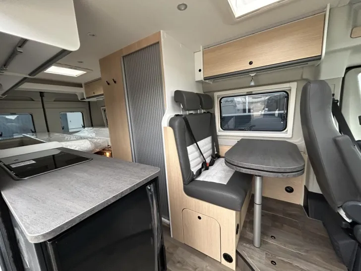 Fahrzeugbild Sunlight Cliff X 640 #7