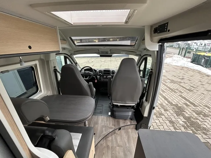 Fahrzeugbild Sunlight Cliff X 640 #14