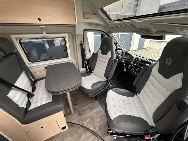 Fahrzeugbild Sunlight Cliff X 640 #15