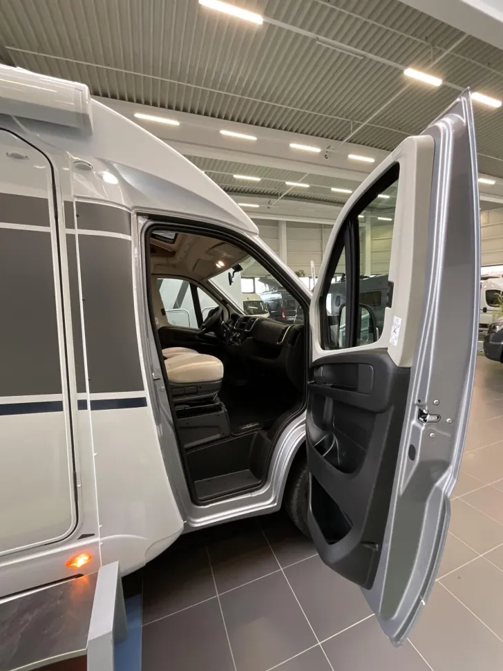 Fahrzeugbild Carado V 337 Markise, LED-Scheinwerfer, Fahrradträger #3