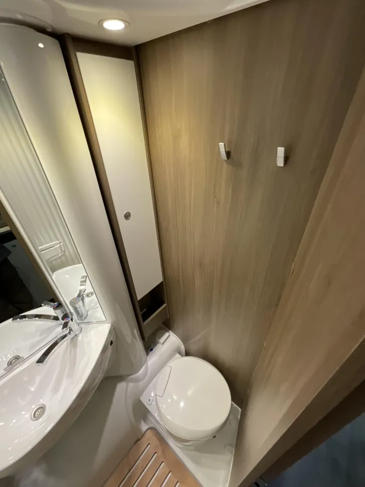 Fahrzeugbild Carado V 337 Markise, LED-Scheinwerfer, Fahrradträger #15