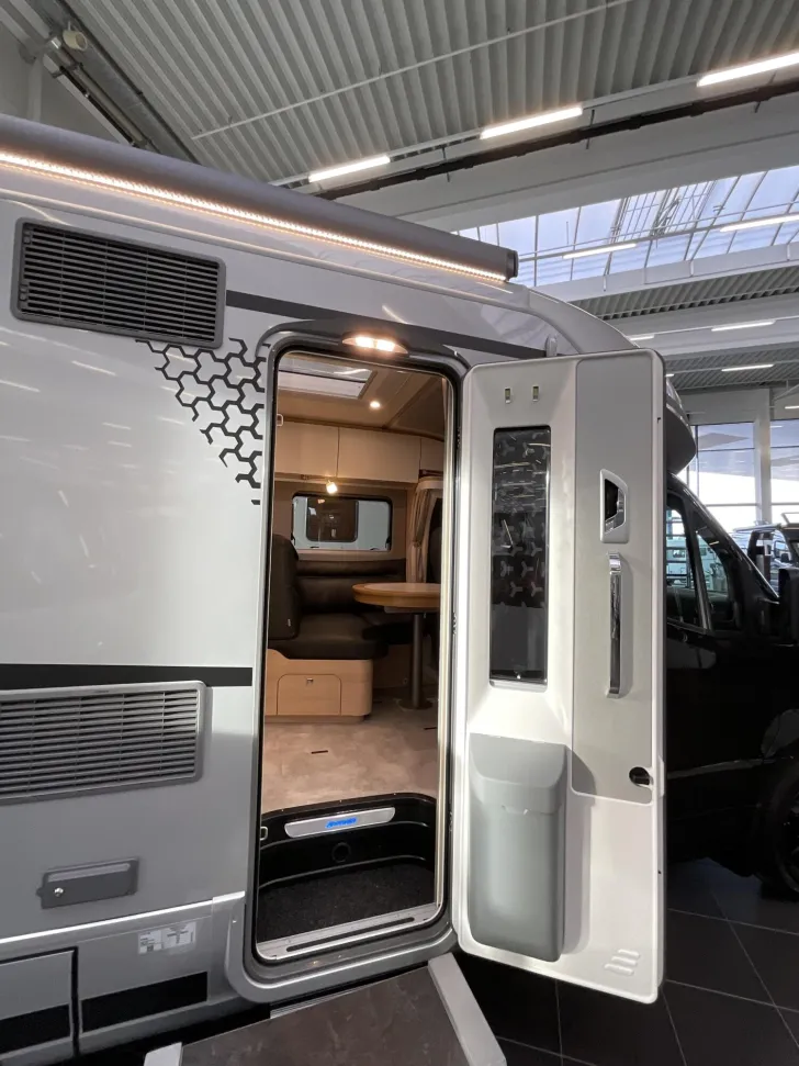 Fahrzeugbild Hymer B-Klasse ML T BlackLine 780 #7