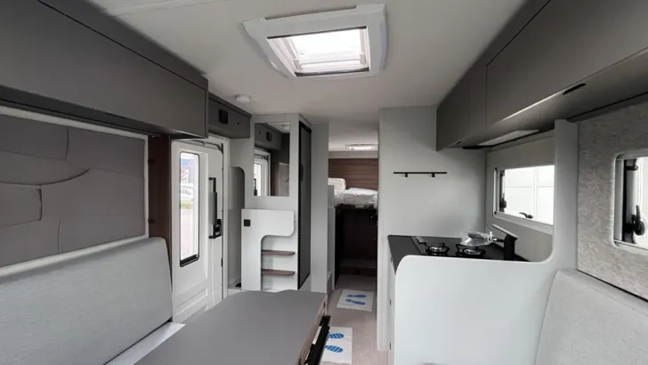 Fahrzeugbild LMC Cruiser 750 EF #7