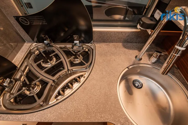 Fahrzeugbild Carthago chic c-line I 5.9 XL LE #17