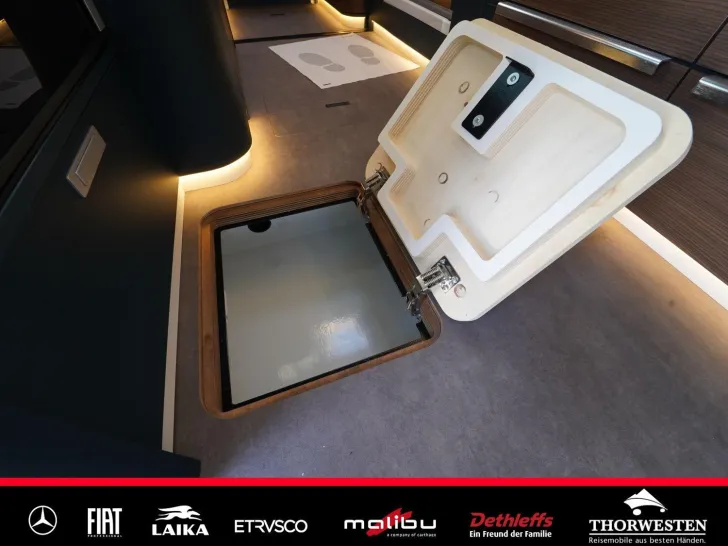 Fahrzeugbild Laika Kreos MB L 5009 MB ARCTIC 2xTV Klima Lithium #39