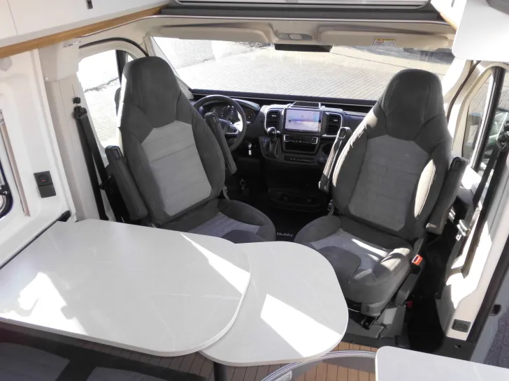 Fahrzeugbild Hobby PRESTIGE Van 640 ET First Edition Automatik 180PS Combi D 6E ;-) #12