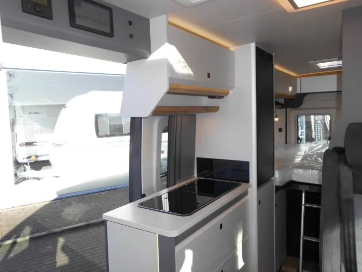 Fahrzeugbild Hobby PRESTIGE Van 640 ET First Edition Automatik 180PS Combi D 6E ;-) #18