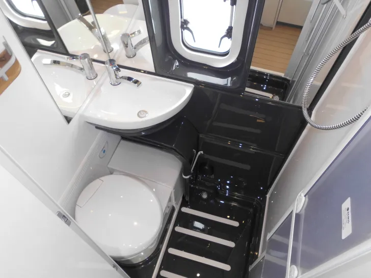 Fahrzeugbild Hobby PRESTIGE Van 640 ET First Edition Automatik 180PS Combi D 6E ;-) #24