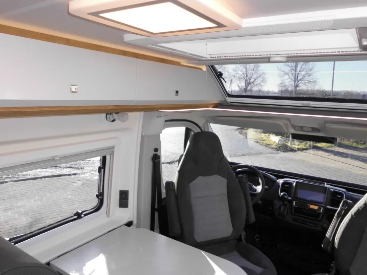 Fahrzeugbild Hobby PRESTIGE Van 640 ET First Edition Automatik 180PS Combi D 6E ;-) #22