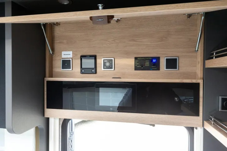 Fahrzeugbild Dethleffs Globetrotter XXL A 9000-2 EB // UVP: 260.028  #11