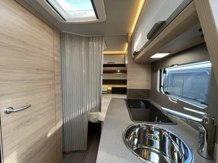 Fahrzeugbild Knaus SÜDWIND 460 EU BLACK SELECTION #10