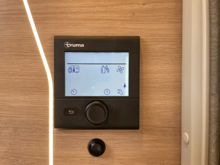 Fahrzeugbild Knaus SÜDWIND 460 EU BLACK SELECTION #23