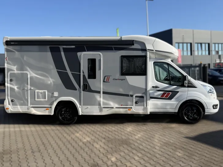 Fahrzeugbild Challenger Teilintegriert Graphite Edition 260 Drive Arctic #3