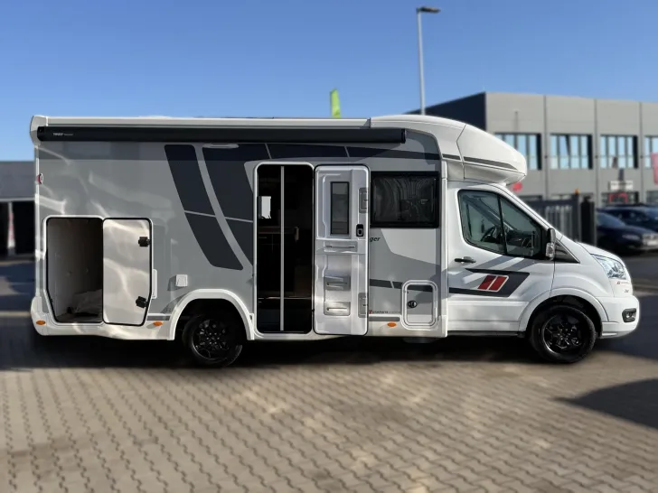 Fahrzeugbild Challenger Teilintegriert Graphite Edition 260 Drive Arctic #7
