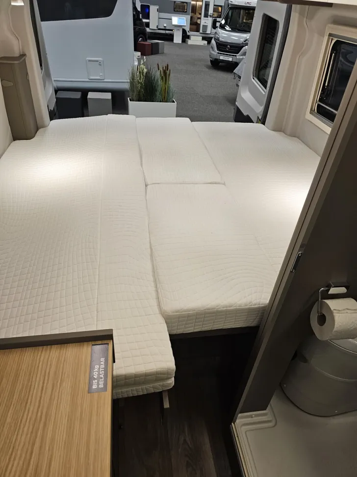 Fahrzeugbild LMC Innovan Ford 592 Sondermodell März 26 Verfügbar #21