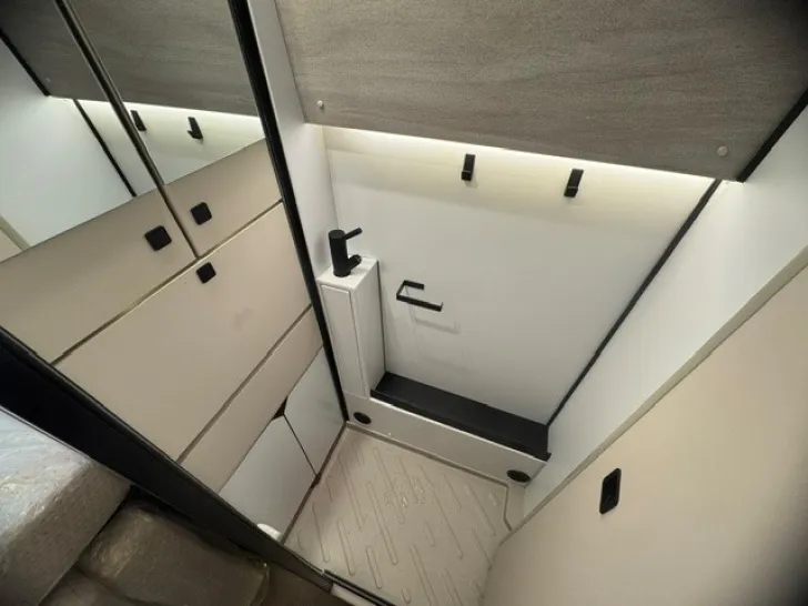 Fahrzeugbild Bürstner Habiton HM 6.0 Leder-Polster + Pakete! #7