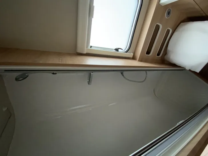 Fahrzeugbild Knaus Südwind 580 QS Black Selection 2.000 kg, Serviceklappe Heck #15