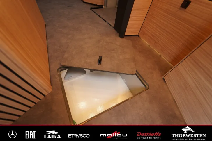 Fahrzeugbild Malibu T 470 RB LE K MB DISTRONIC ALDE Wechselrichter #47