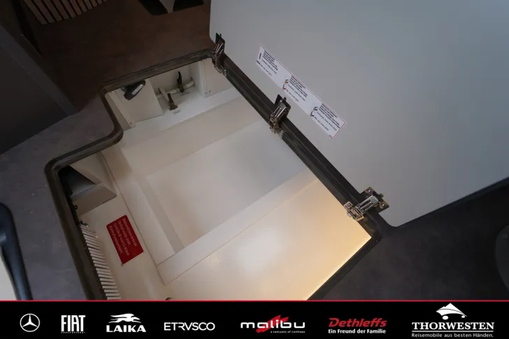 Fahrzeugbild Malibu T 470 RB LE K MB DISTRONIC ALDE Wechselrichter #48