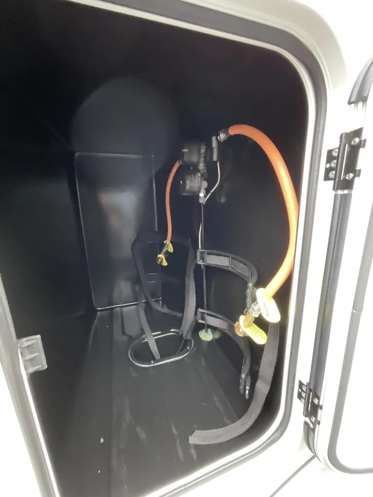 Fahrzeugbild Niesmann + Bischoff iSmove 6.9 E 3,5 t, Service Neu #5