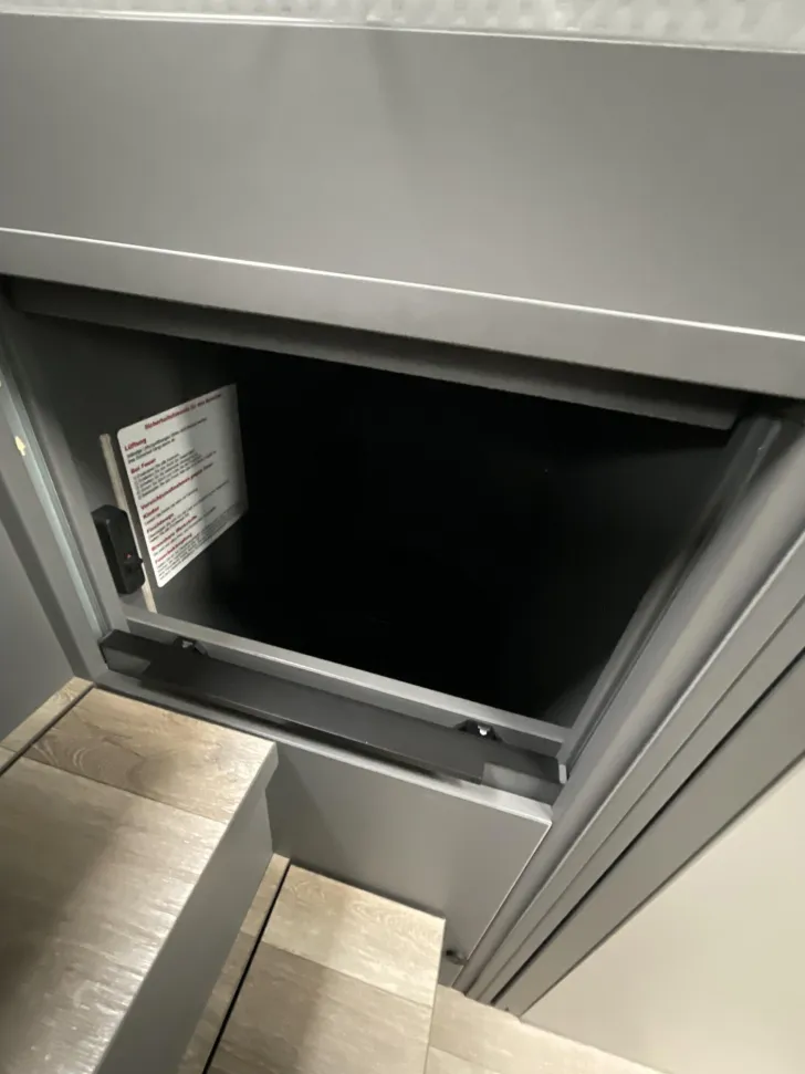 Fahrzeugbild Niesmann + Bischoff iSmove 6.9 E 3,5 t, Service Neu #13