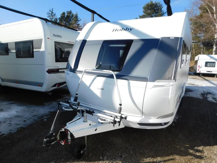 Fahrzeugbild Hobby De Luxe 545 KMF Combi6E, 2T, Fahrradträger #1