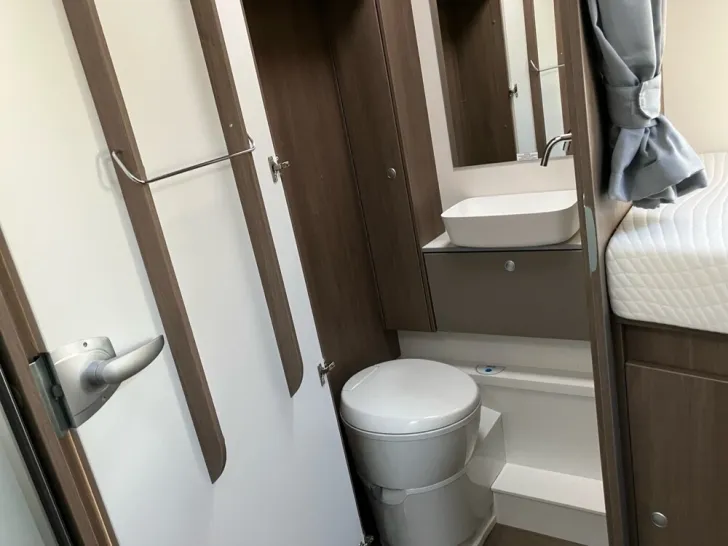 Fahrzeugbild Carado I 447 #20