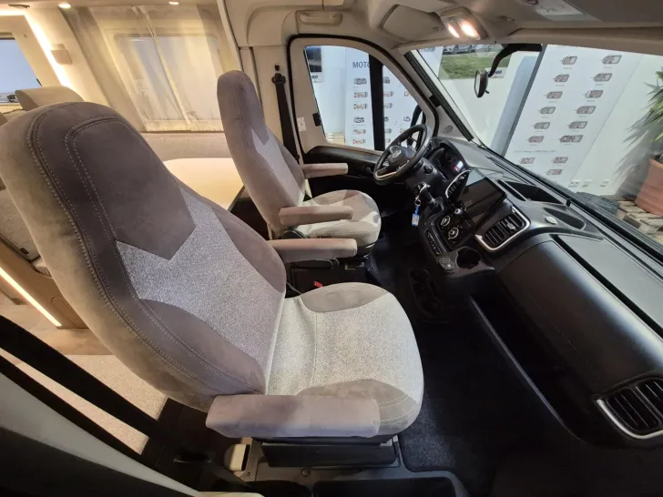 Fahrzeugbild Carado T 447 2.Aufbatterie,DUO Control CS,Combi 6E #12