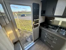 Fahrzeugbild Hobby De Luxe 460 SFf 1,5t/Connect/Ambiente/ #14
