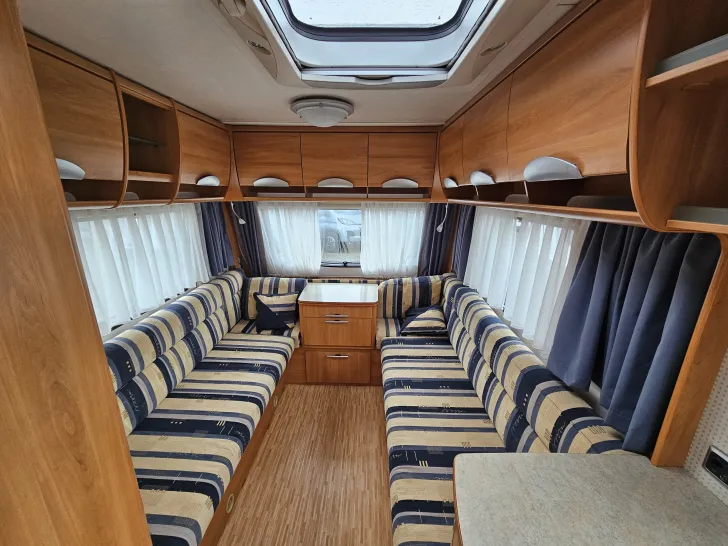 Fahrzeugbild Hymer Eriba Nova 390 #10