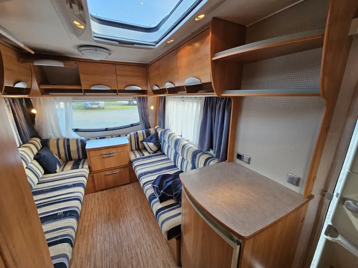 Fahrzeugbild Hymer Eriba Nova 390 #12