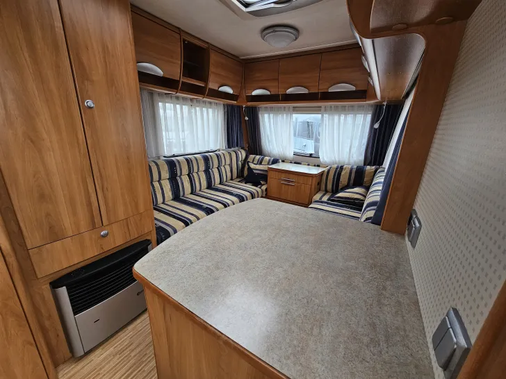 Fahrzeugbild Hymer Eriba Nova 390 #26