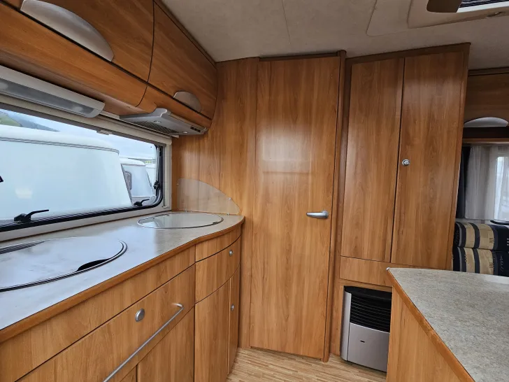 Fahrzeugbild Hymer Eriba Nova 390 #27