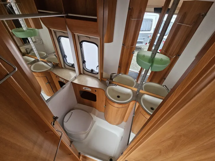 Fahrzeugbild Hymer Eriba Nova 390 #30