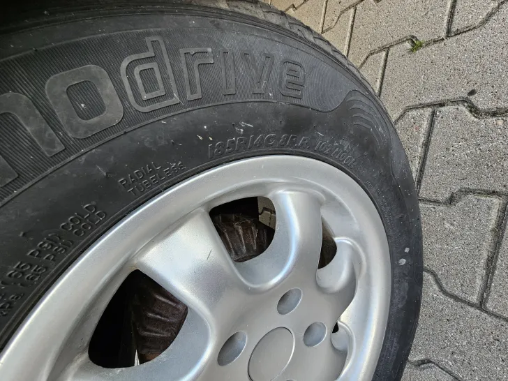 Fahrzeugbild Hymer Eriba Nova 390 #42