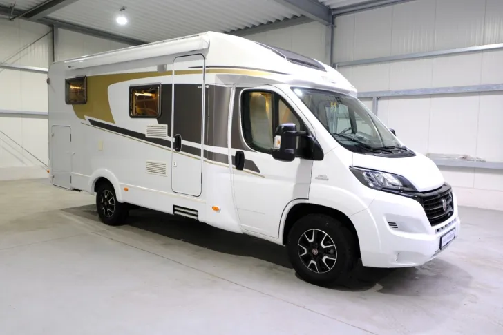 Fahrzeugbild Carado T 337/Einzelbetten/Garage/Klima/Markise #2