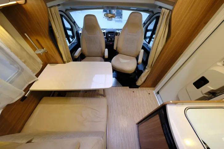 Fahrzeugbild Carado T 337/Einzelbetten/Garage/Klima/Markise #8