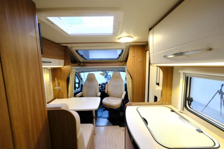 Fahrzeugbild Carado T 337/Einzelbetten/Garage/Klima/Markise #9