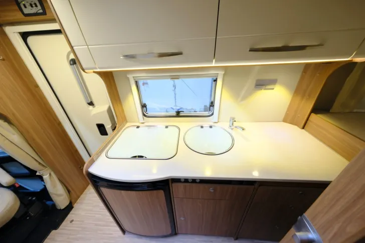 Fahrzeugbild Carado T 337/Einzelbetten/Garage/Klima/Markise #12