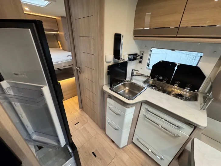 Fahrzeugbild Rapido 80dF 8086dF SAT+TV*Hubstützen*Solar #9