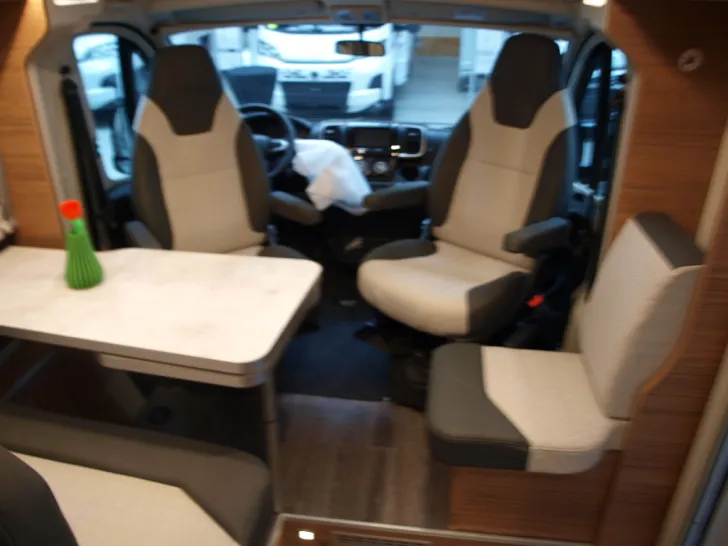Fahrzeugbild Knaus Van TI 650 MEG VANSATION L-Sitz/Exl.Tür/180PS/Autom/ACC #8