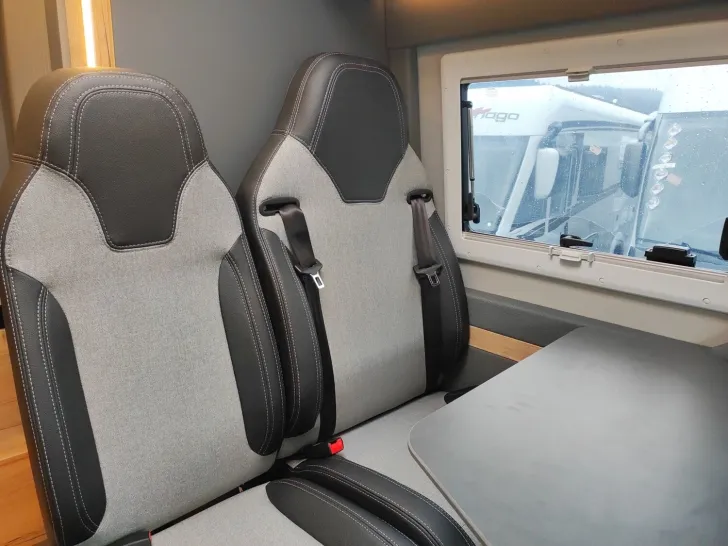 Fahrzeugbild Pössl Roadstar X Mercedes 190 PS #12
