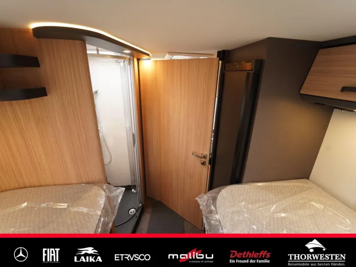 Fahrzeugbild Malibu T 430 KB LE lightweight MB DISTRONIC chiaro #33