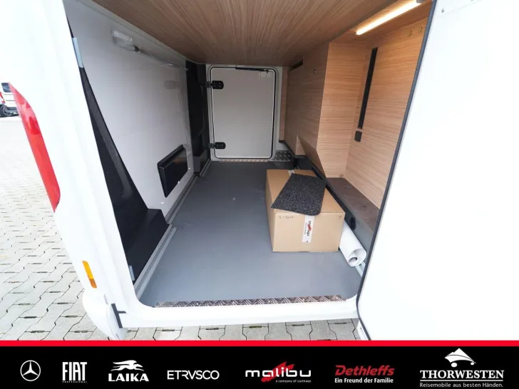 Fahrzeugbild Malibu T 430 KB LE lightweight MB DISTRONIC chiaro #43