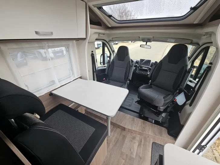 Fahrzeugbild Carado V 337 pro+ Paket|LEDSW|Combi6E|Elekt.-Handbremse #6